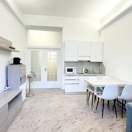 Foro Romano Apartments C-2