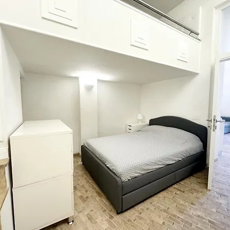 Foro Romano Apartments C-3